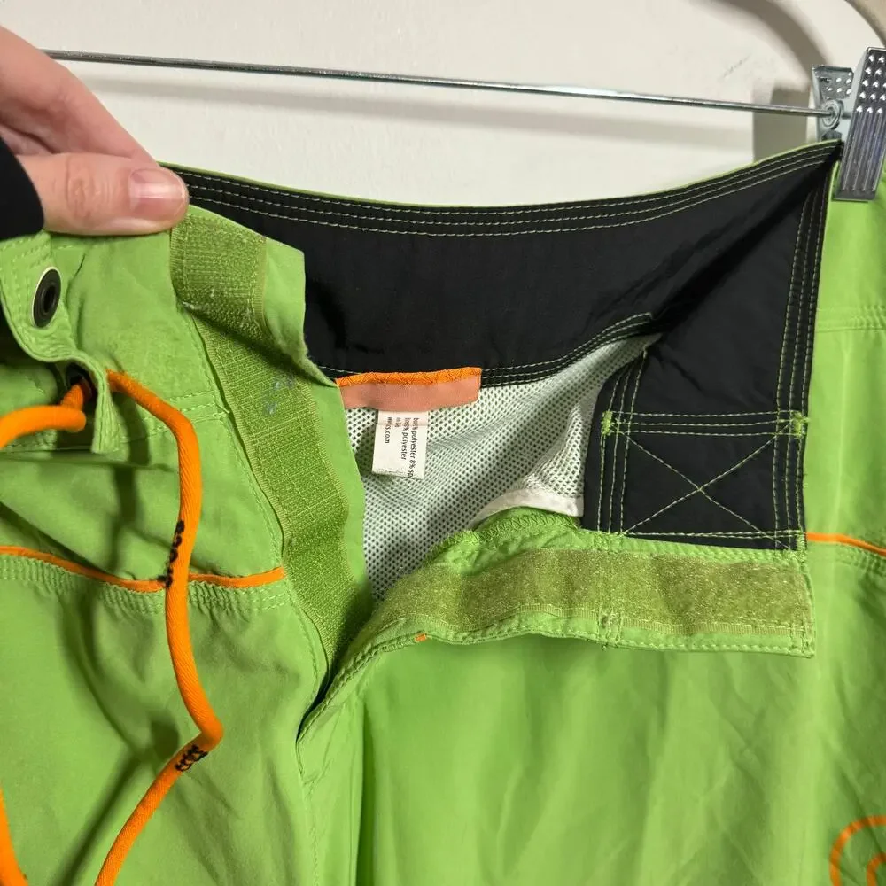 Crocs Mens Swim Trunks Green Mesh Lined Lace Up Pockets‎ Spell Out Pool Vacation